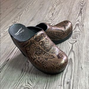 CLOSET CLEAR OUT!  Dansko tooled leather clogs.